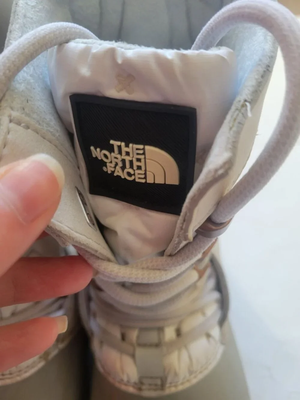 The North Face Women's Yukiona 200 Mid Boots Size 10 Snow Outer Wear Durable